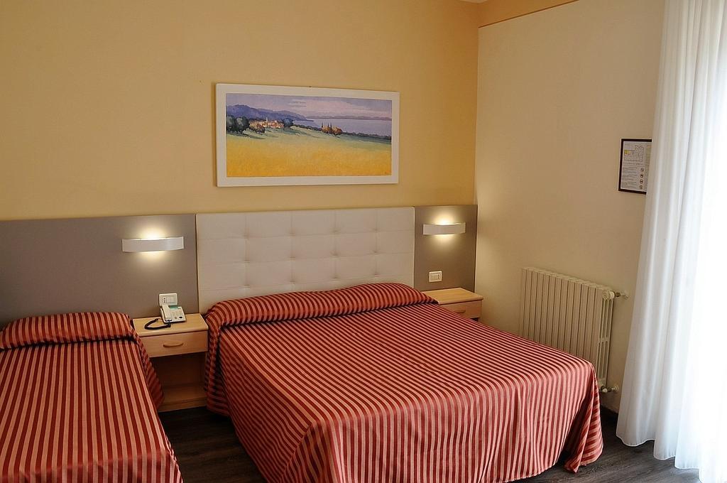 Hotel Panoramica サロ エクステリア 写真